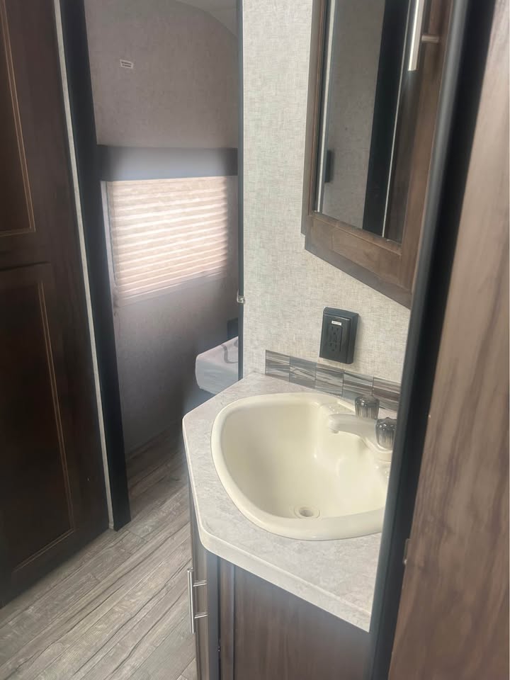 2018 Forest River Cherokee Limited 274RK - Image 7