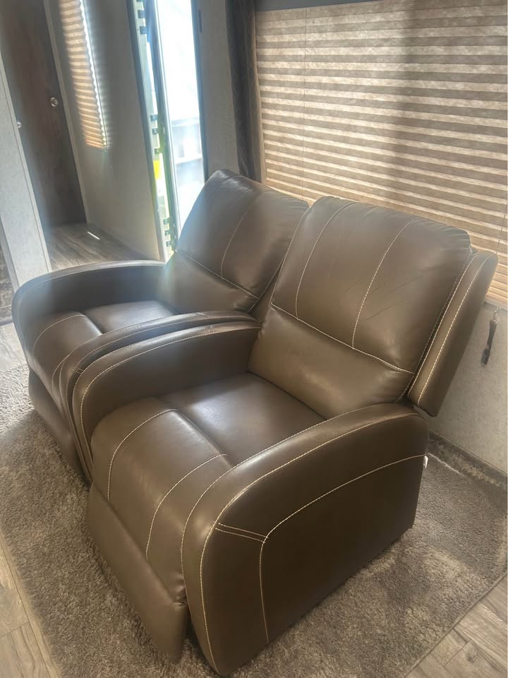 2018 Forest River Cherokee Limited 274RK - Image 8