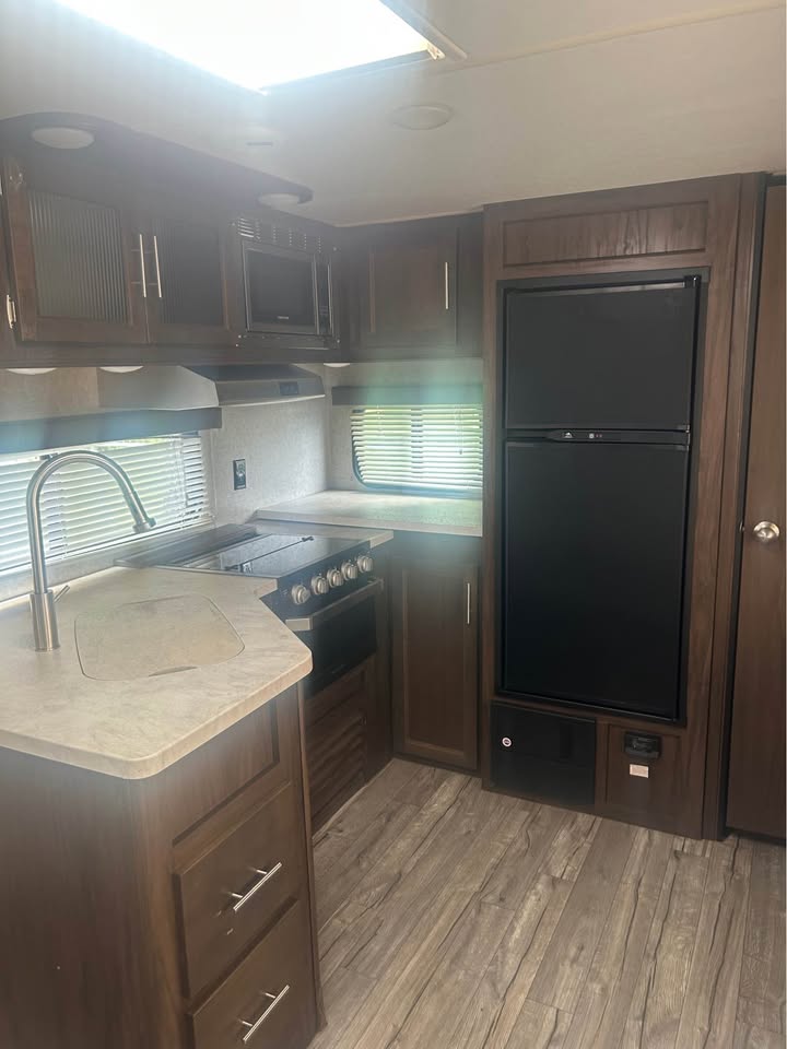2018 Forest River Cherokee Limited 274RK - Image 11