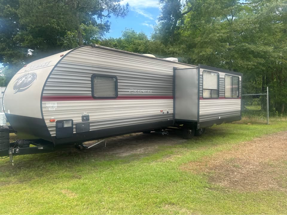 2018 Forest River Cherokee Limited 274RK - Image 2